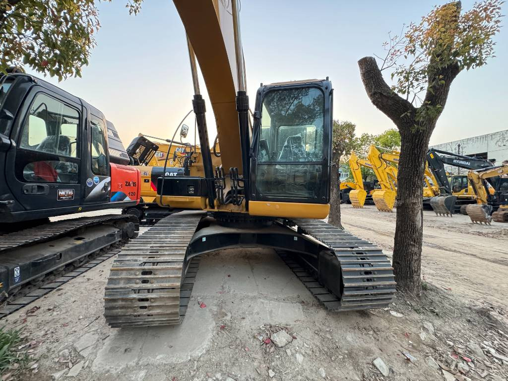 CAT 320D2L - Гусеничный экскаватор: фото 4 CAT 320D2L - Гусеничный экскаватор: фото 4