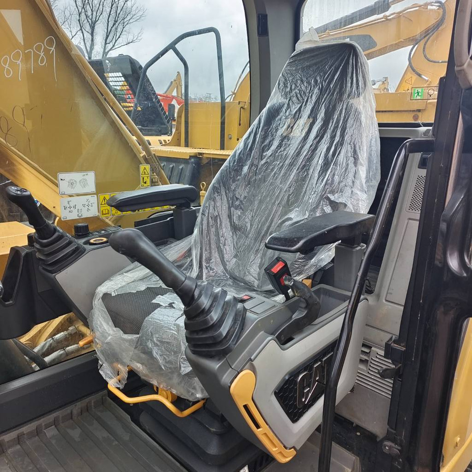 CAT 320GC - Гусеничный экскаватор: фото 2 CAT 320GC - Гусеничный экскаватор: фото 2