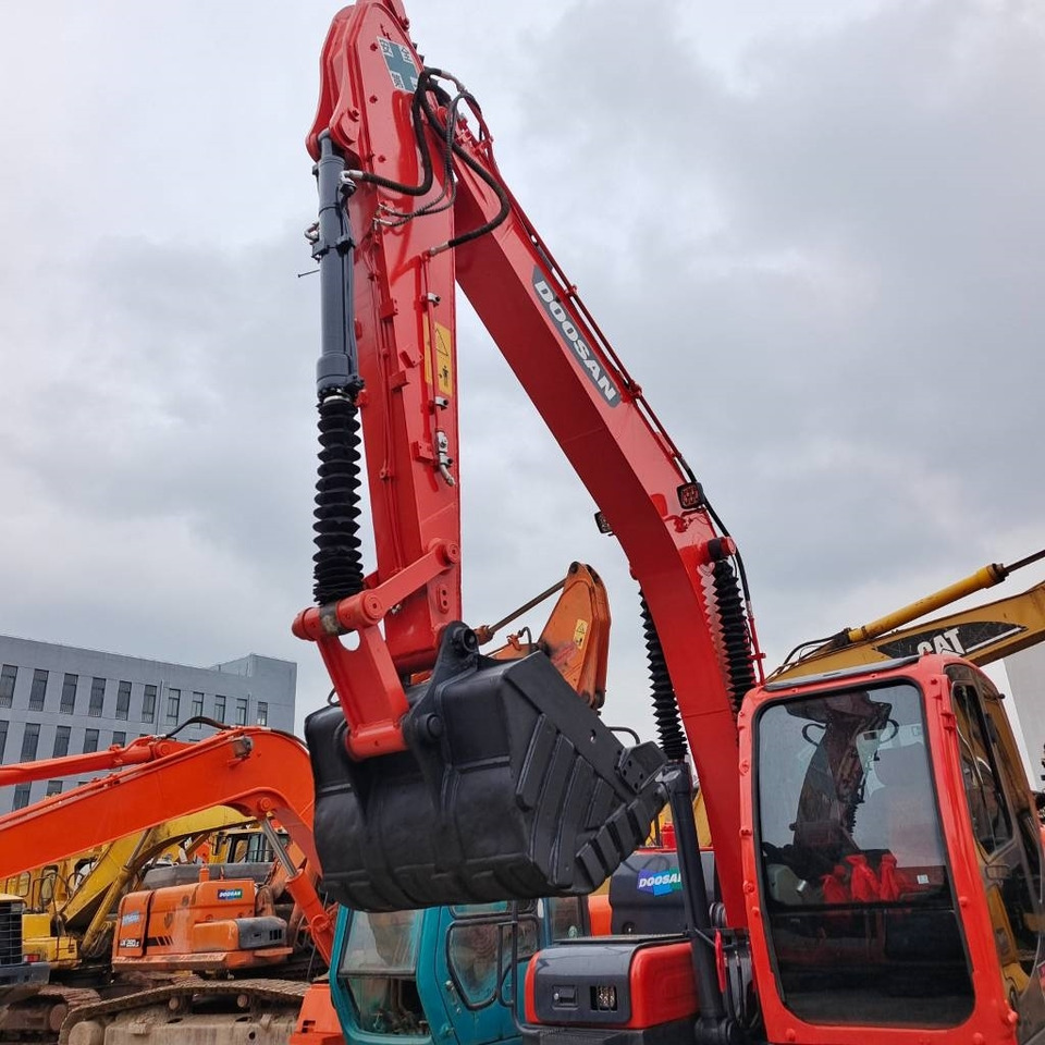 Doosan DX 150 LC - Гусеничный экскаватор: фото 2 Doosan DX 150 LC - Гусеничный экскаватор: фото 2
