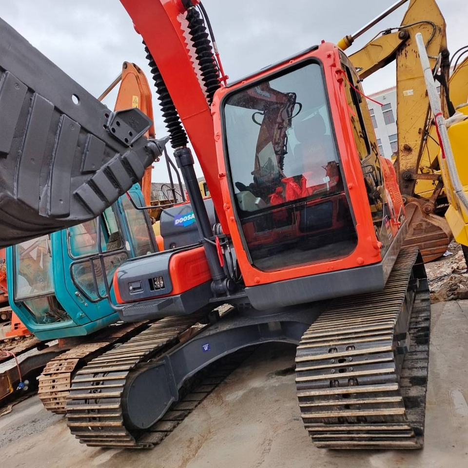 Doosan DX 150 LC - Гусеничный экскаватор: фото 3 Doosan DX 150 LC - Гусеничный экскаватор: фото 3
