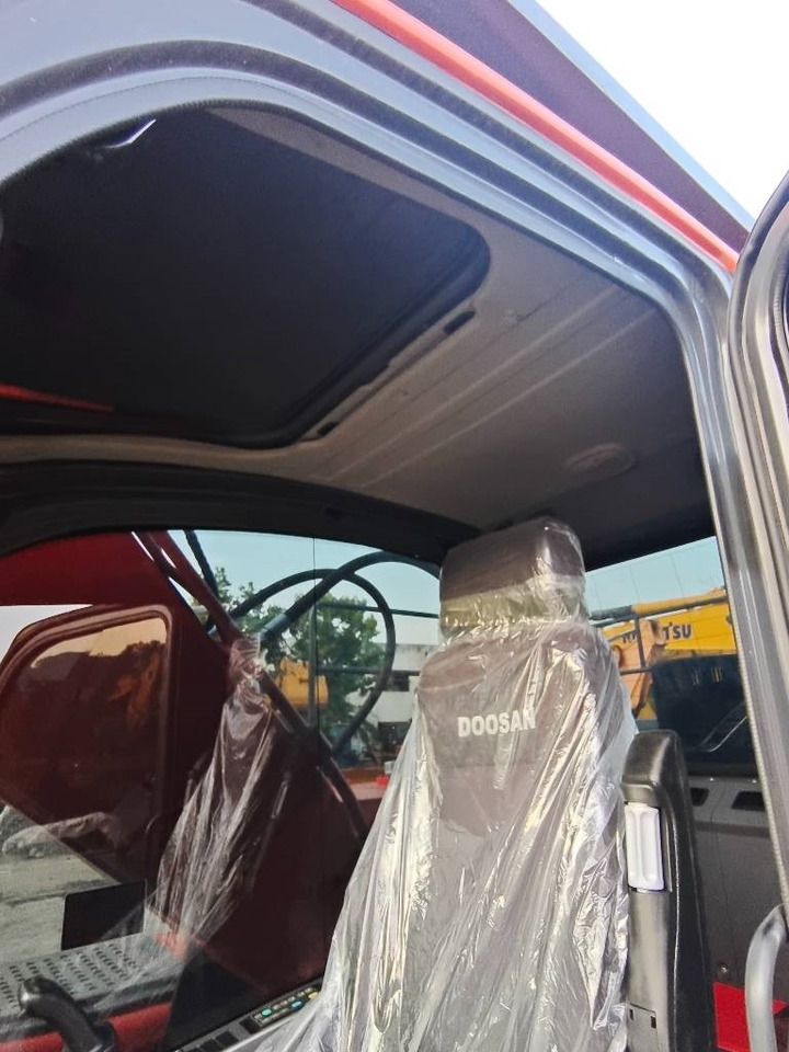 Гусеничный экскаватор Doosan DX 225 LC: фото 7 Гусеничный экскаватор Doosan DX 225 LC: фото 7