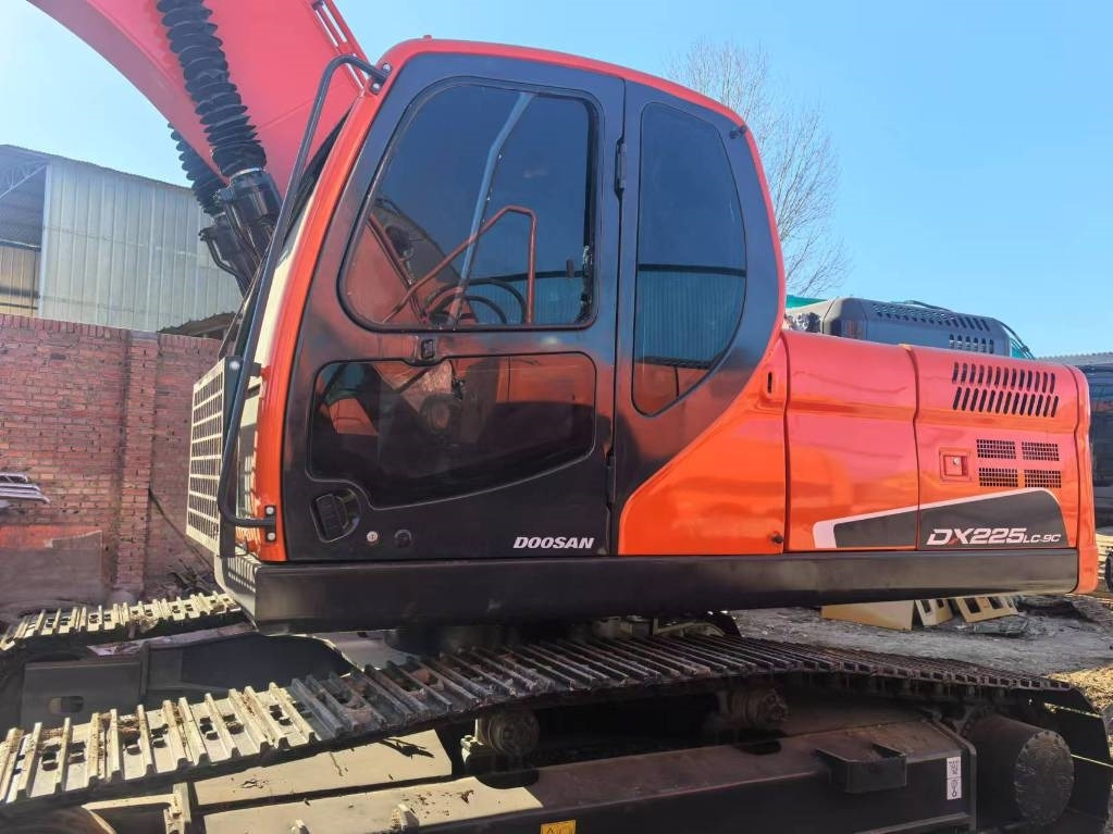 Doosan DX 225 LC - Гусеничный экскаватор: фото 2 Doosan DX 225 LC - Гусеничный экскаватор: фото 2