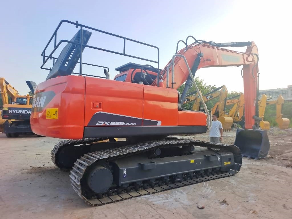 Гусеничный экскаватор Doosan DX 225 LC: фото 27 Гусеничный экскаватор Doosan DX 225 LC: фото 27