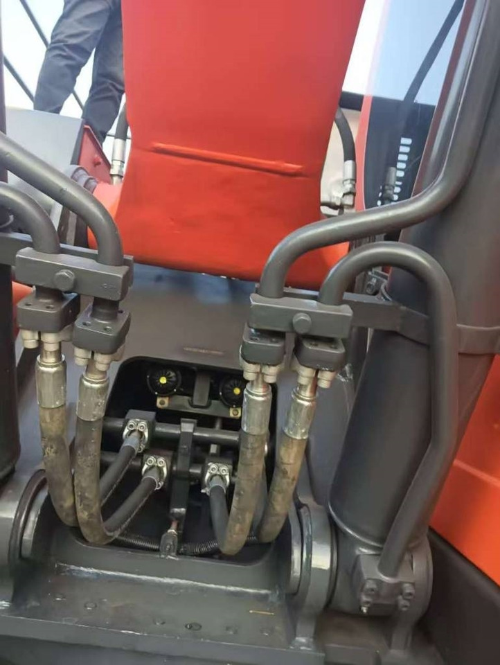 Doosan DX 225 LC - Гусеничный экскаватор: фото 3 Doosan DX 225 LC - Гусеничный экскаватор: фото 3