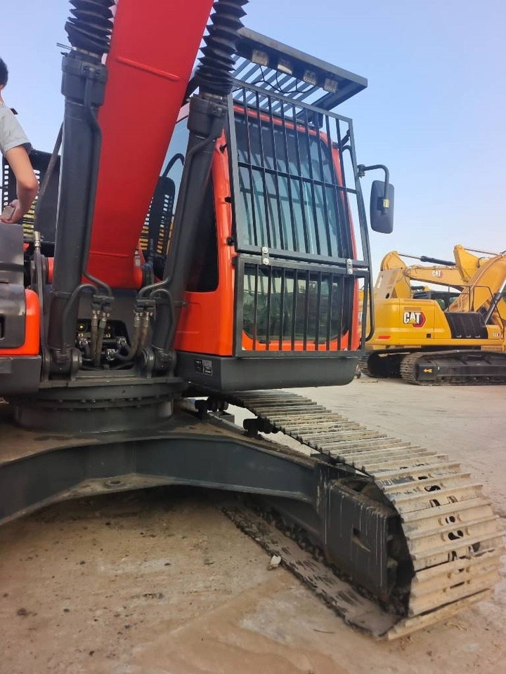 Гусеничный экскаватор Doosan DX 225 LC: фото 38 Гусеничный экскаватор Doosan DX 225 LC: фото 38