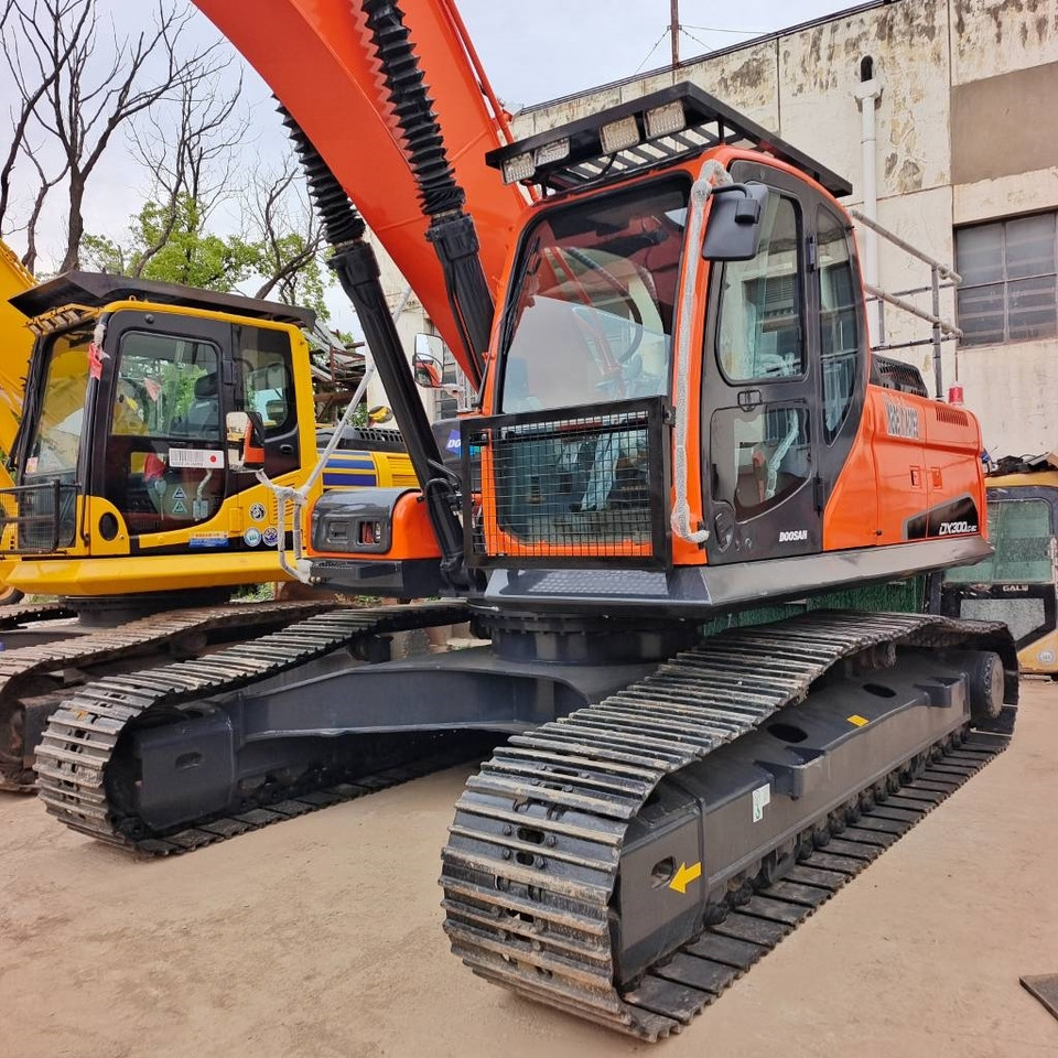 Doosan DX 300 - Гусеничный экскаватор: фото 2 Doosan DX 300 - Гусеничный экскаватор: фото 2