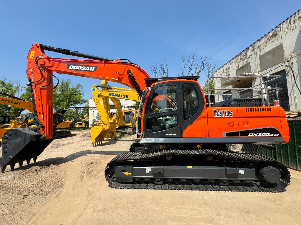 Doosan DX 300 LC-9S - Гусеничный экскаватор: фото 1 Doosan DX 300 LC-9S - Гусеничный экскаватор: фото 1