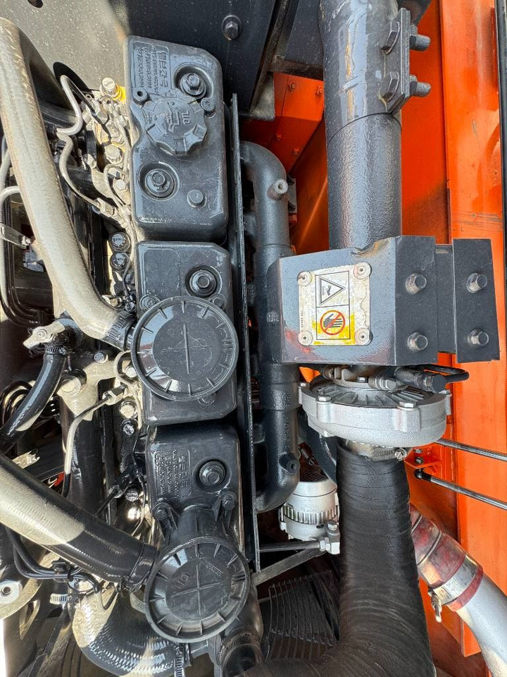 Doosan DX 300 LC-9S - Гусеничный экскаватор: фото 3 Doosan DX 300 LC-9S - Гусеничный экскаватор: фото 3