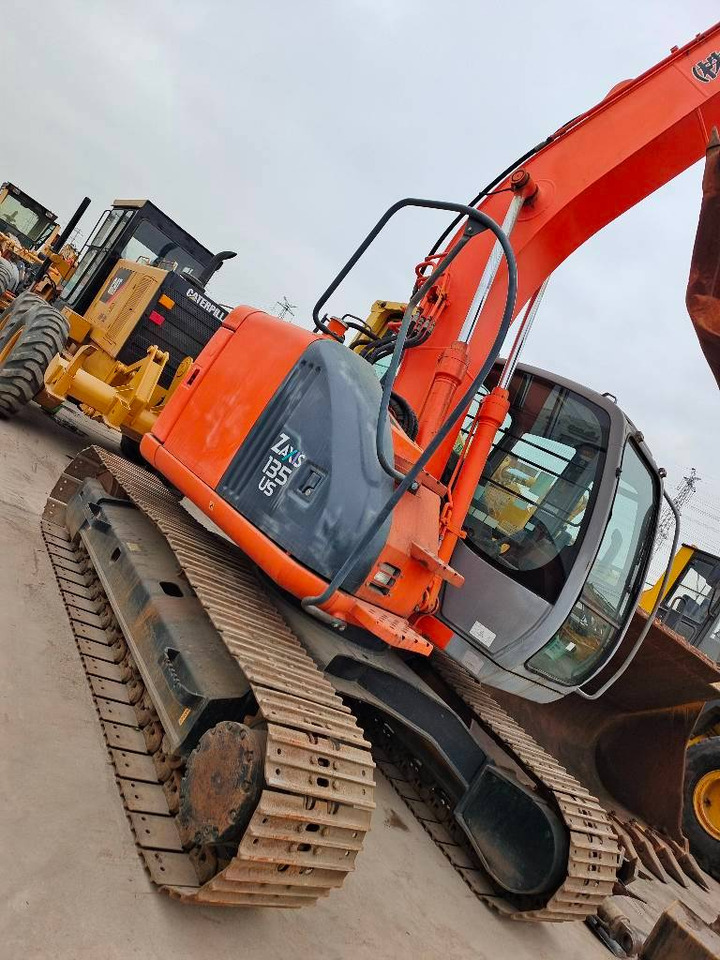 Hitachi ZX 135 US - Гусеничный экскаватор: фото 5 Hitachi ZX 135 US - Гусеничный экскаватор: фото 5