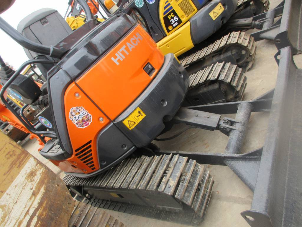 Hitachi ZX 30 U - Мини-экскаватор: фото 1 Hitachi ZX 30 U - Мини-экскаватор: фото 1