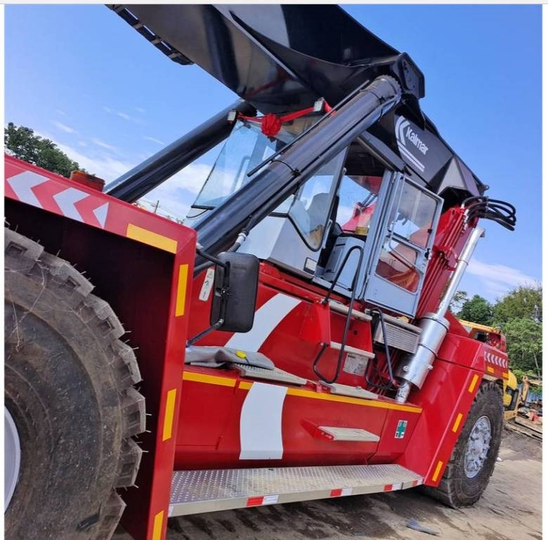 Kalmar DRF 450 - Ричстакер: фото 4 Kalmar DRF 450 - Ричстакер: фото 4