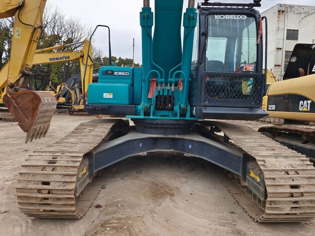 Kobelco SK 200 - Гусеничный экскаватор: фото 4 Kobelco SK 200 - Гусеничный экскаватор: фото 4