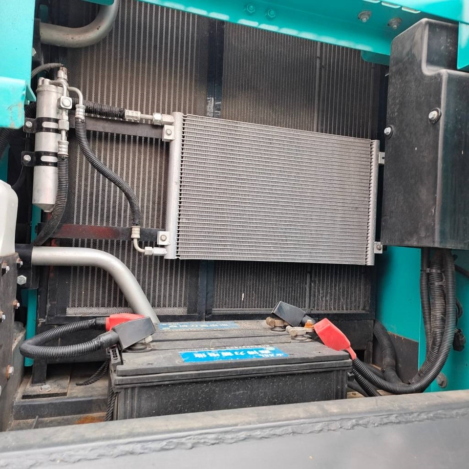 Kobelco SK 200 - Гусеничный экскаватор: фото 3 Kobelco SK 200 - Гусеничный экскаватор: фото 3