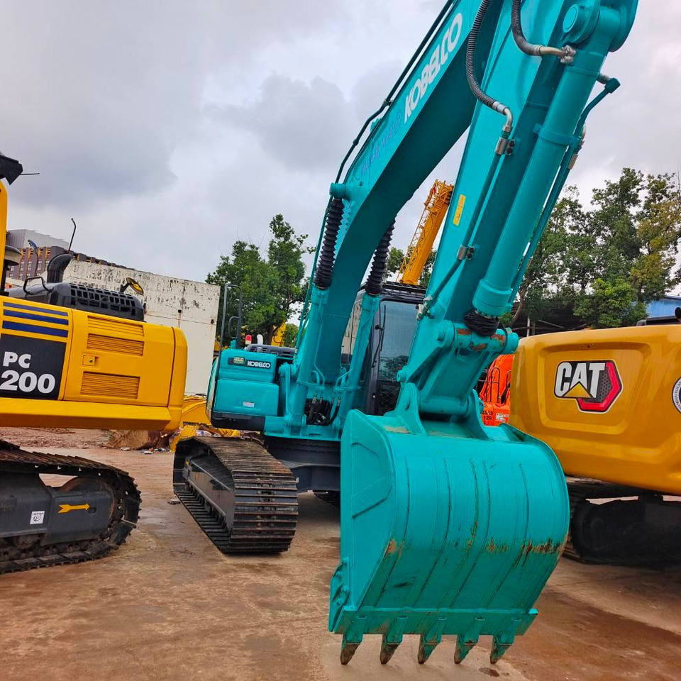 Kobelco SK 200 - Гусеничный экскаватор: фото 2 Kobelco SK 200 - Гусеничный экскаватор: фото 2