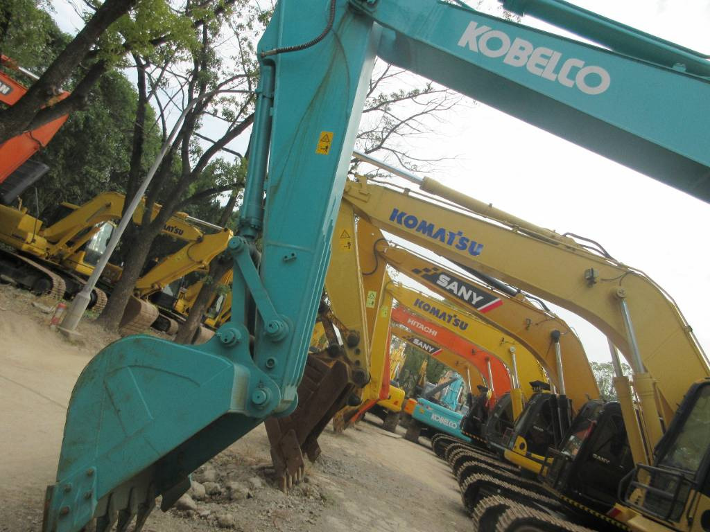 Kobelco kobeloc SK210 - Гусеничный экскаватор: фото 4 Kobelco kobeloc SK210 - Гусеничный экскаватор: фото 4