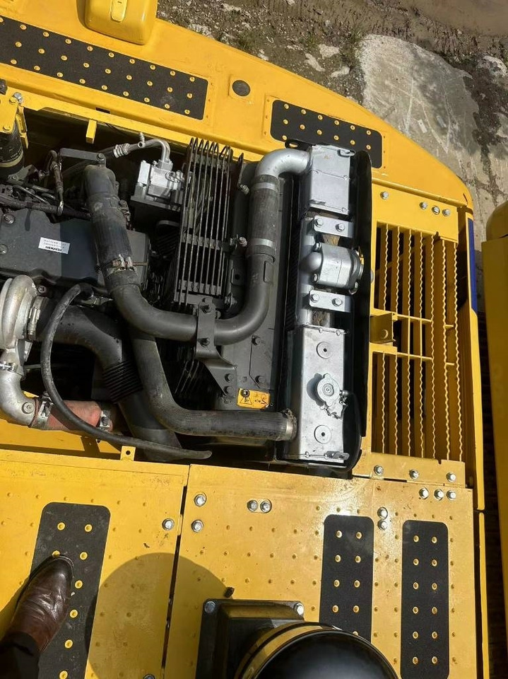 Komatsu PC 220 - Гусеничный экскаватор: фото 4 Komatsu PC 220 - Гусеничный экскаватор: фото 4