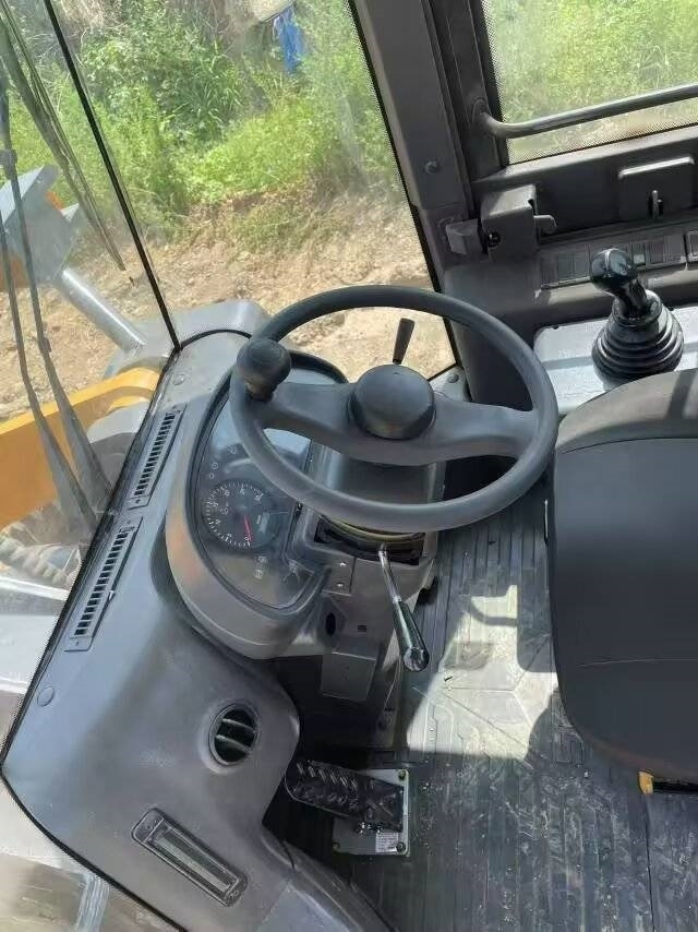 SDLG LG 956L - Колёсный погрузчик: фото 2 SDLG LG 956L - Колёсный погрузчик: фото 2