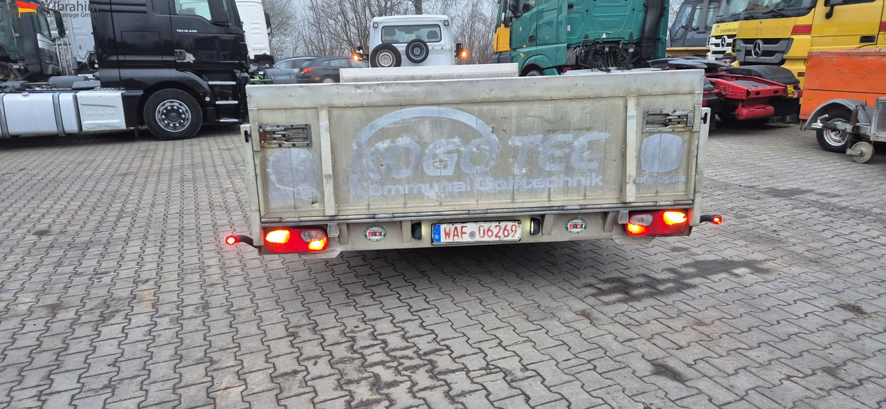 BAOS Plateauanhänger Anhänger Tandem, Baumaschinen und Fahrzeuge - Прицеп бортовой/ Платформа: фото 4 BAOS Plateauanhänger Anhänger Tandem, Baumaschinen und Fahrzeuge - Прицеп бортовой/ Платформа: фото 4