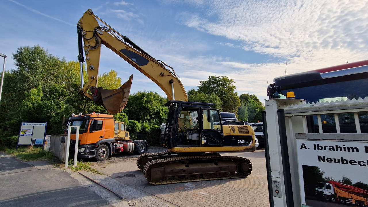 CAT 324 D Deutsche Maschine | Schnellwechsler | Löffel | Hammerhydraulik | 8016h original - Гусеничный экскаватор: фото 1 CAT 324 D Deutsche Maschine | Schnellwechsler | Löffel | Hammerhydraulik | 8016h original - Гусеничный экскаватор: фото 1