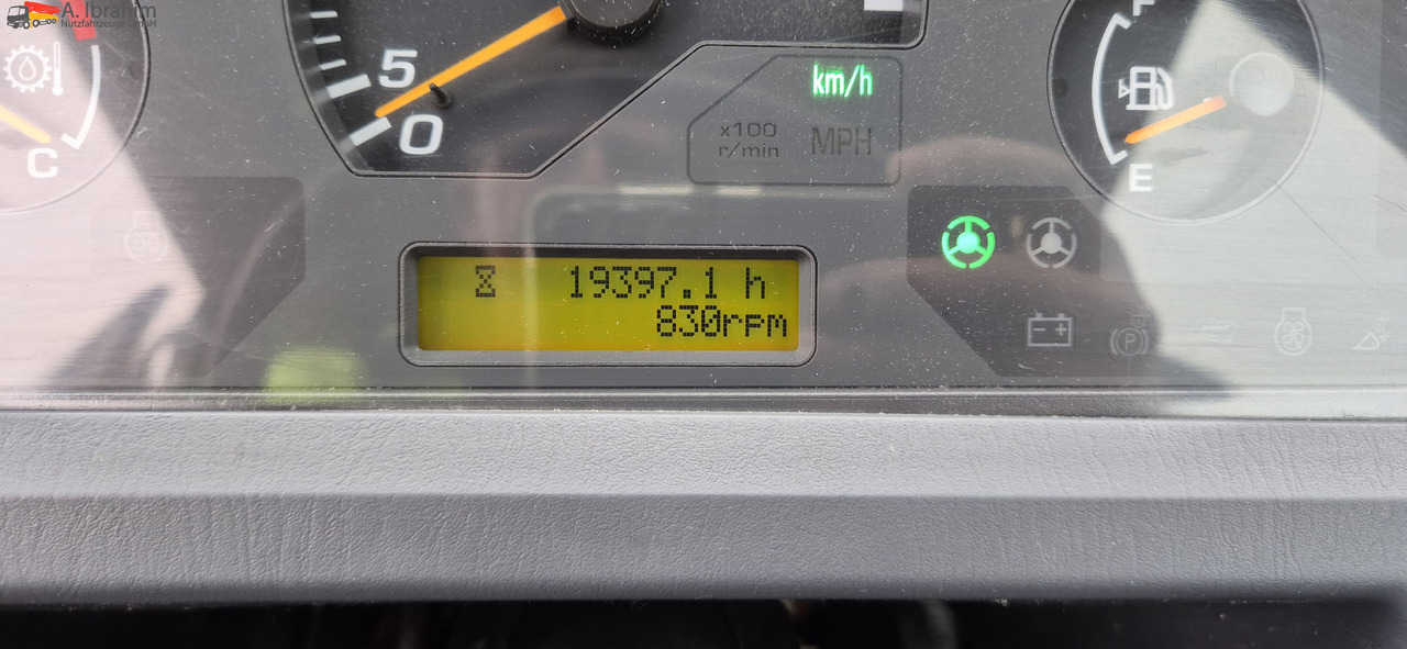 Komatsu WA 250 Zustand technisch ok, optisch 3-4 Unterlagen vorhanden - Колёсный погрузчик: фото 2 Komatsu WA 250 Zustand technisch ok, optisch 3-4 Unterlagen vorhanden - Колёсный погрузчик: фото 2