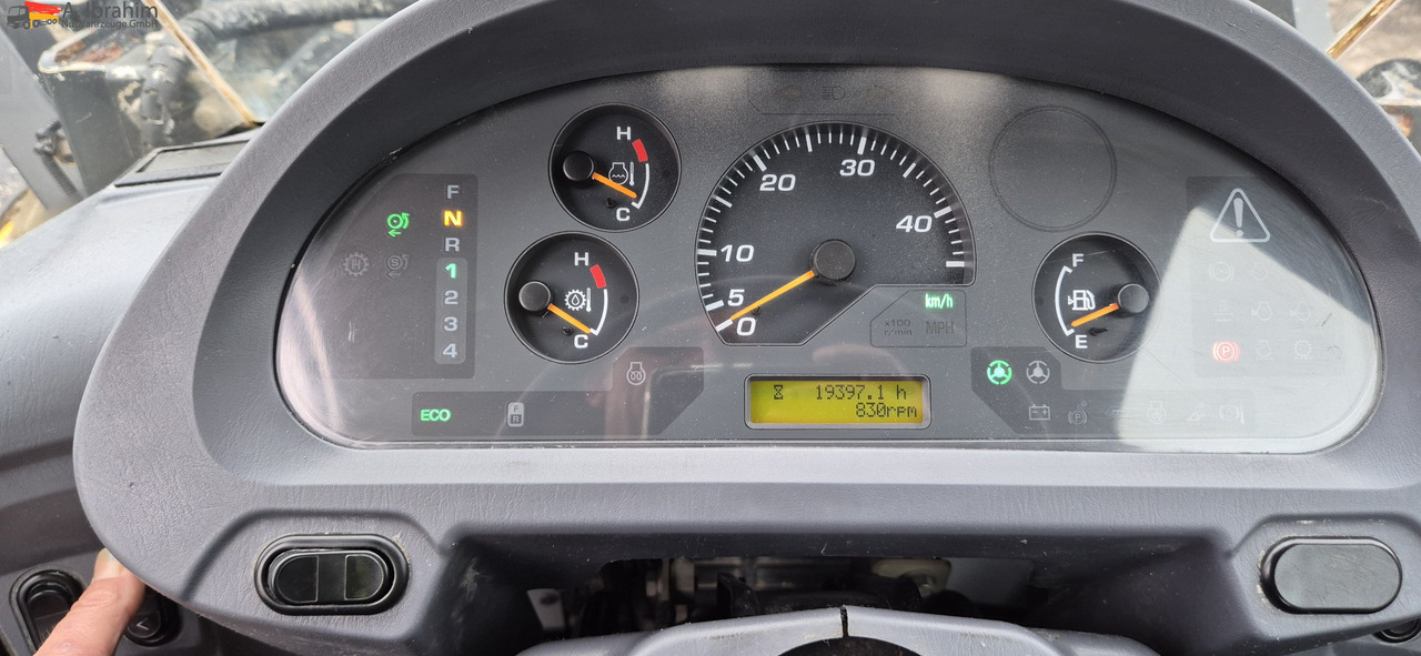 Komatsu WA 250 Zustand technisch ok, optisch 3-4 Unterlagen vorhanden - Колёсный погрузчик: фото 3 Komatsu WA 250 Zustand technisch ok, optisch 3-4 Unterlagen vorhanden - Колёсный погрузчик: фото 3