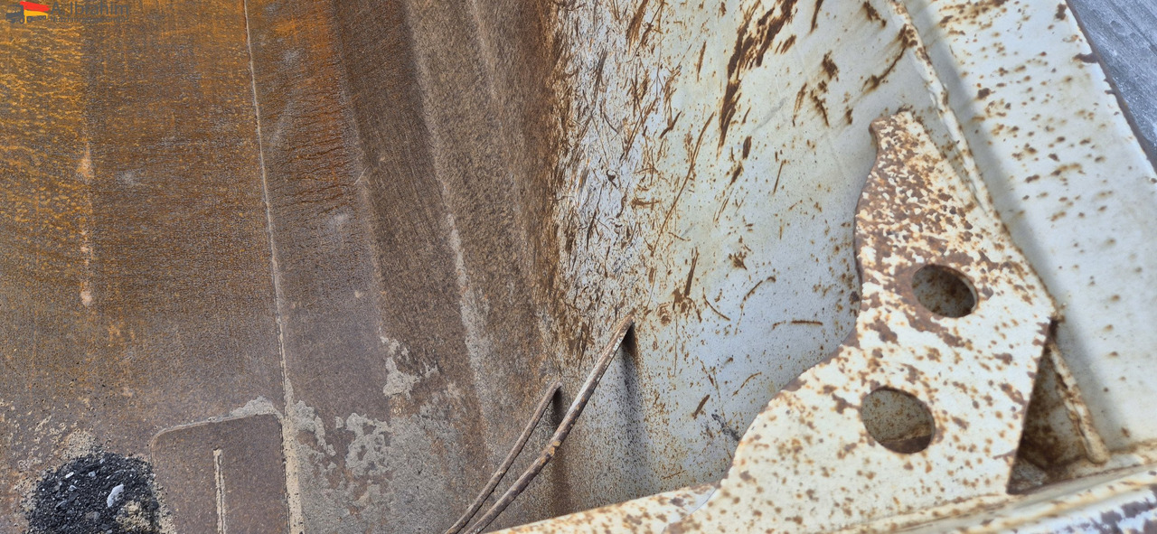 Langendorf SKS-HS 24/30 Isomulde, Liftachse, Scheibenbremse, Stahlmulde - Самосвальный полуприцеп: фото 2 Langendorf SKS-HS 24/30 Isomulde, Liftachse, Scheibenbremse, Stahlmulde - Самосвальный полуприцеп: фото 2