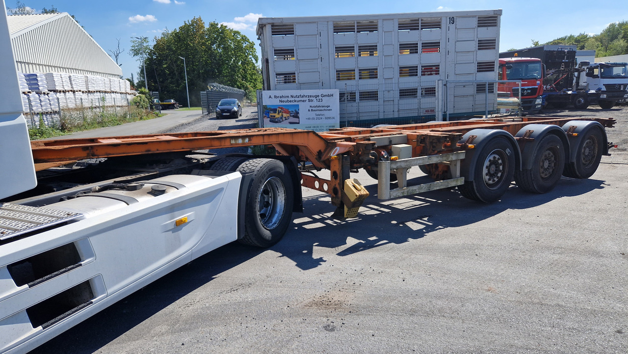 M&V Euro 902K Containerchassis 2x 20, 30, 40 ft Zustand normal - Полуприцеп-контейнеровоз/ Сменный кузов: фото 1 M&V Euro 902K Containerchassis 2x 20, 30, 40 ft Zustand normal - Полуприцеп-контейнеровоз/ Сменный кузов: фото 1