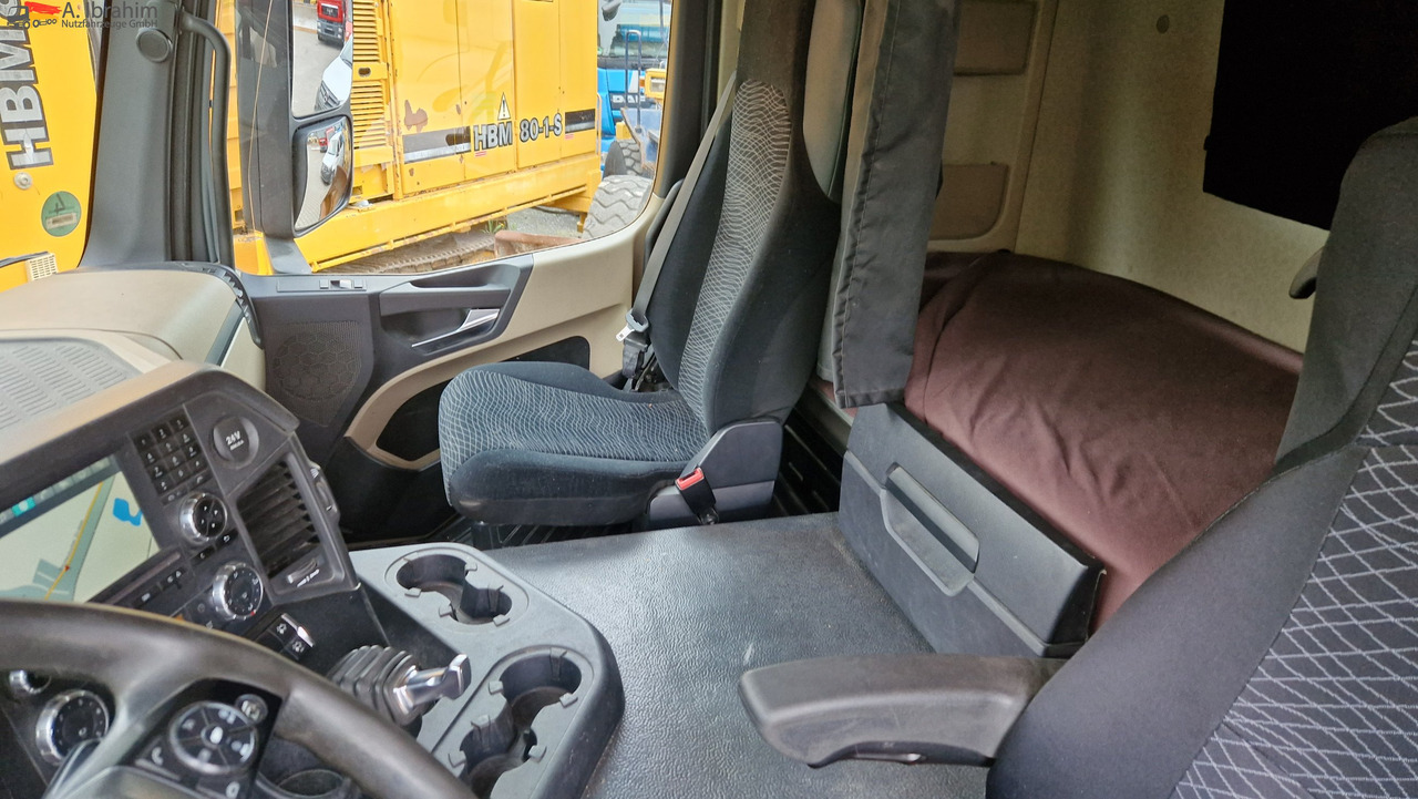Mercedes-Benz 1840 Actros, 3x vorhanden, identisch deutsche Fahrzeuge einsatzbereit - Тягач: фото 3 Mercedes-Benz 1840 Actros, 3x vorhanden, identisch deutsche Fahrzeuge einsatzbereit - Тягач: фото 3