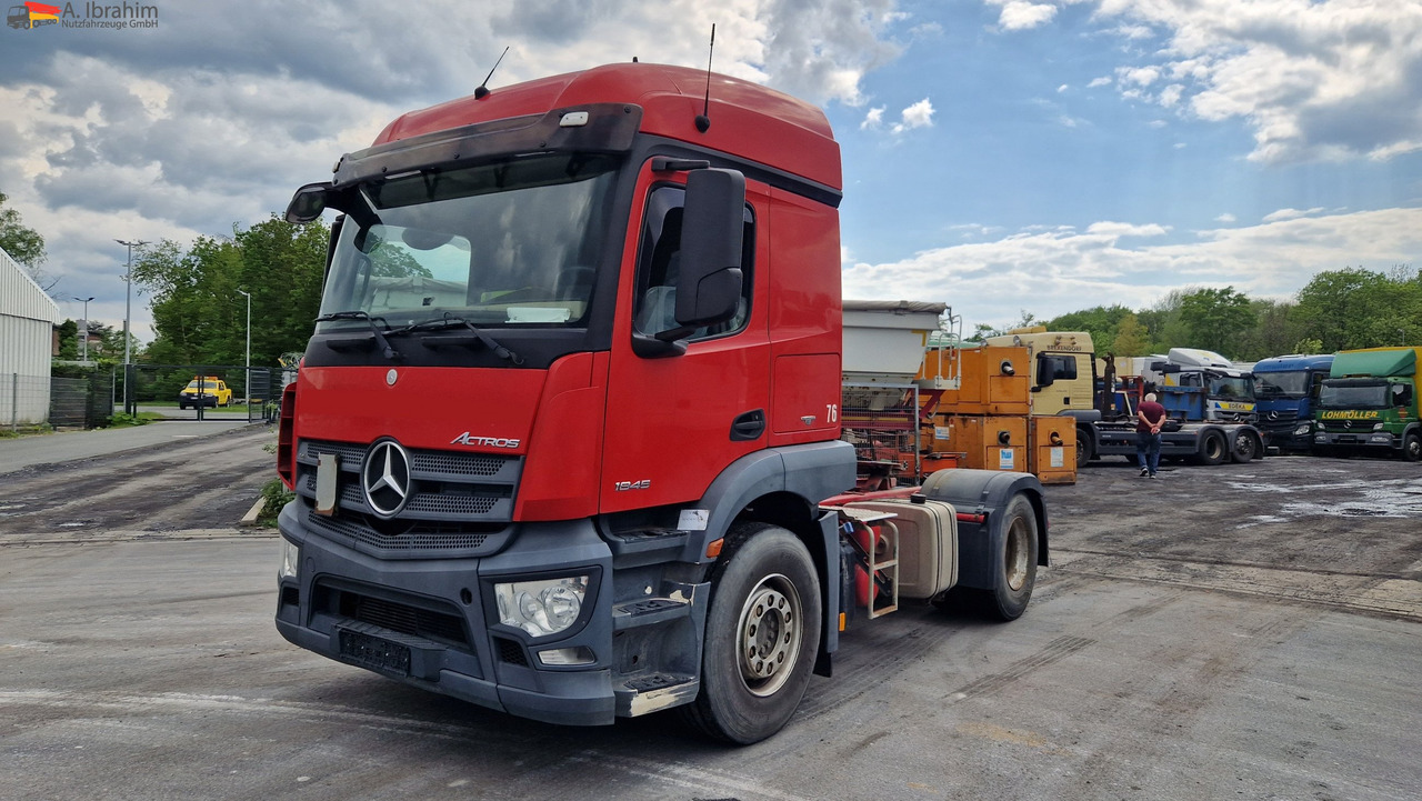 Mercedes-Benz DB 1843 Retarder Kipphydraulik - Тягач: фото 1 Mercedes-Benz DB 1843 Retarder Kipphydraulik - Тягач: фото 1
