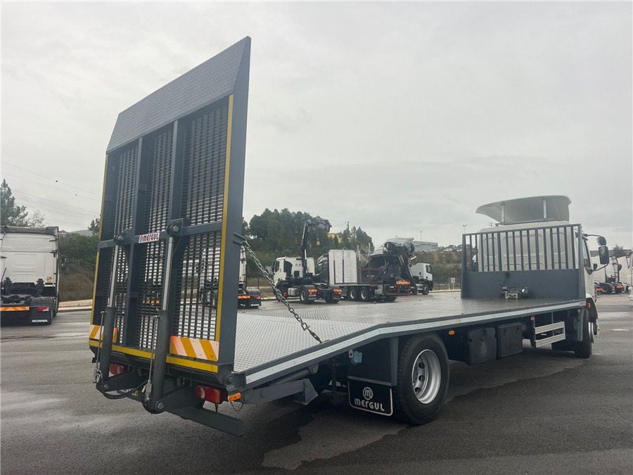 DAF LF 55.220 - Грузовик бортовой/ Платформа: фото 4 DAF LF 55.220 - Грузовик бортовой/ Платформа: фото 4