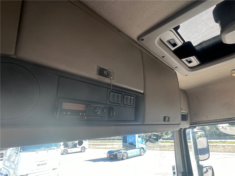 Тягач DAF XF 105 460: фото 8