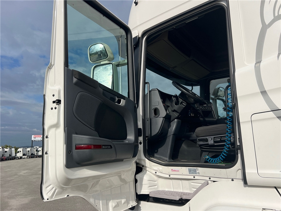 Тягач Scania R450: фото 14