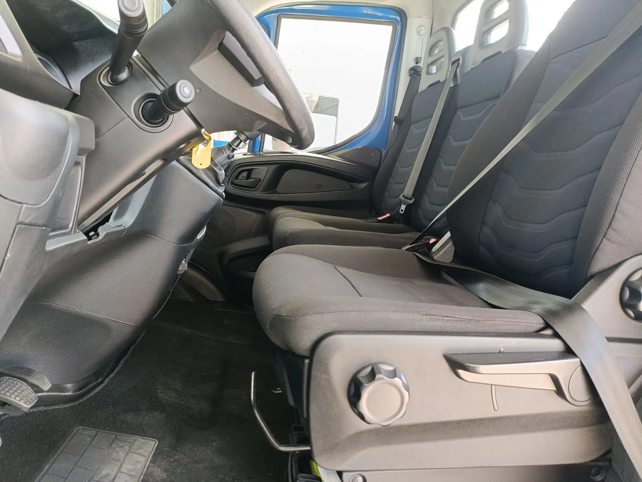 IVECO DAILY 35C15 - Коммерческий автомобиль: фото 2 IVECO DAILY 35C15 - Коммерческий автомобиль: фото 2
