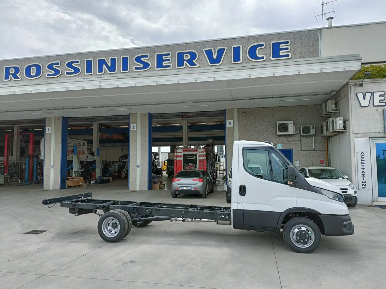 IVECO DAILY 35C18 MOD. 2025 A TELAIO NUOVO - Коммерческий автомобиль: фото 3 IVECO DAILY 35C18 MOD. 2025 A TELAIO NUOVO - Коммерческий автомобиль: фото 3