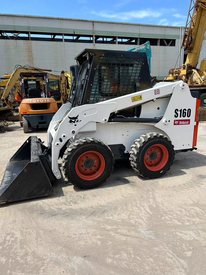 Bobcat S160 - Мини-погрузчик с бортовым поворотом: фото 4 Bobcat S160 - Мини-погрузчик с бортовым поворотом: фото 4