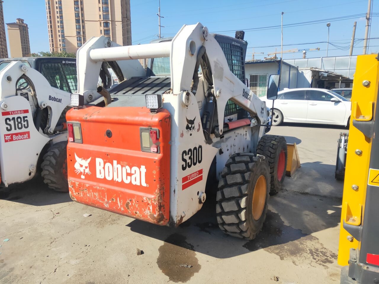 Bobcat S300 - Мини-погрузчик с бортовым поворотом: фото 4 Bobcat S300 - Мини-погрузчик с бортовым поворотом: фото 4