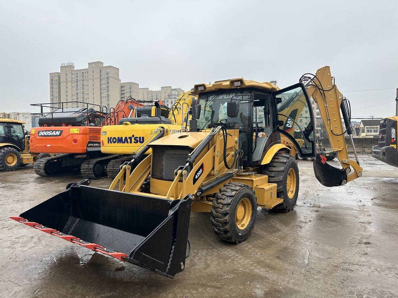 Экскаватор-погрузчик Caterpillar 420F: фото 6 Экскаватор-погрузчик Caterpillar 420F: фото 6