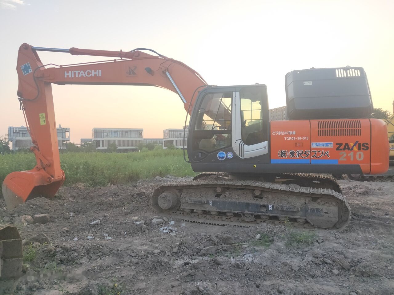 Hitachi ZX210 - Гусеничный экскаватор: фото 5 Hitachi ZX210 - Гусеничный экскаватор: фото 5