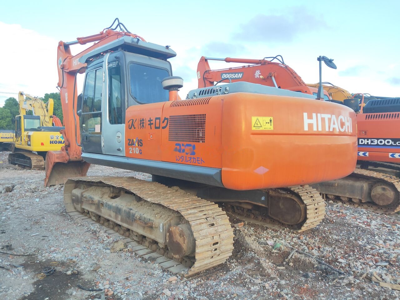 Hitachi ZX210 - Гусеничный экскаватор: фото 3 Hitachi ZX210 - Гусеничный экскаватор: фото 3