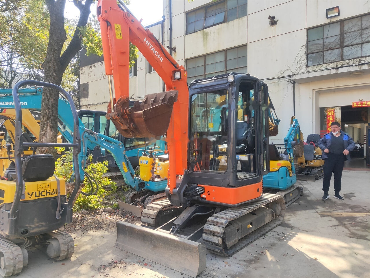 Hitachi ZX30 - Мини-экскаватор: фото 5 Hitachi ZX30 - Мини-экскаватор: фото 5