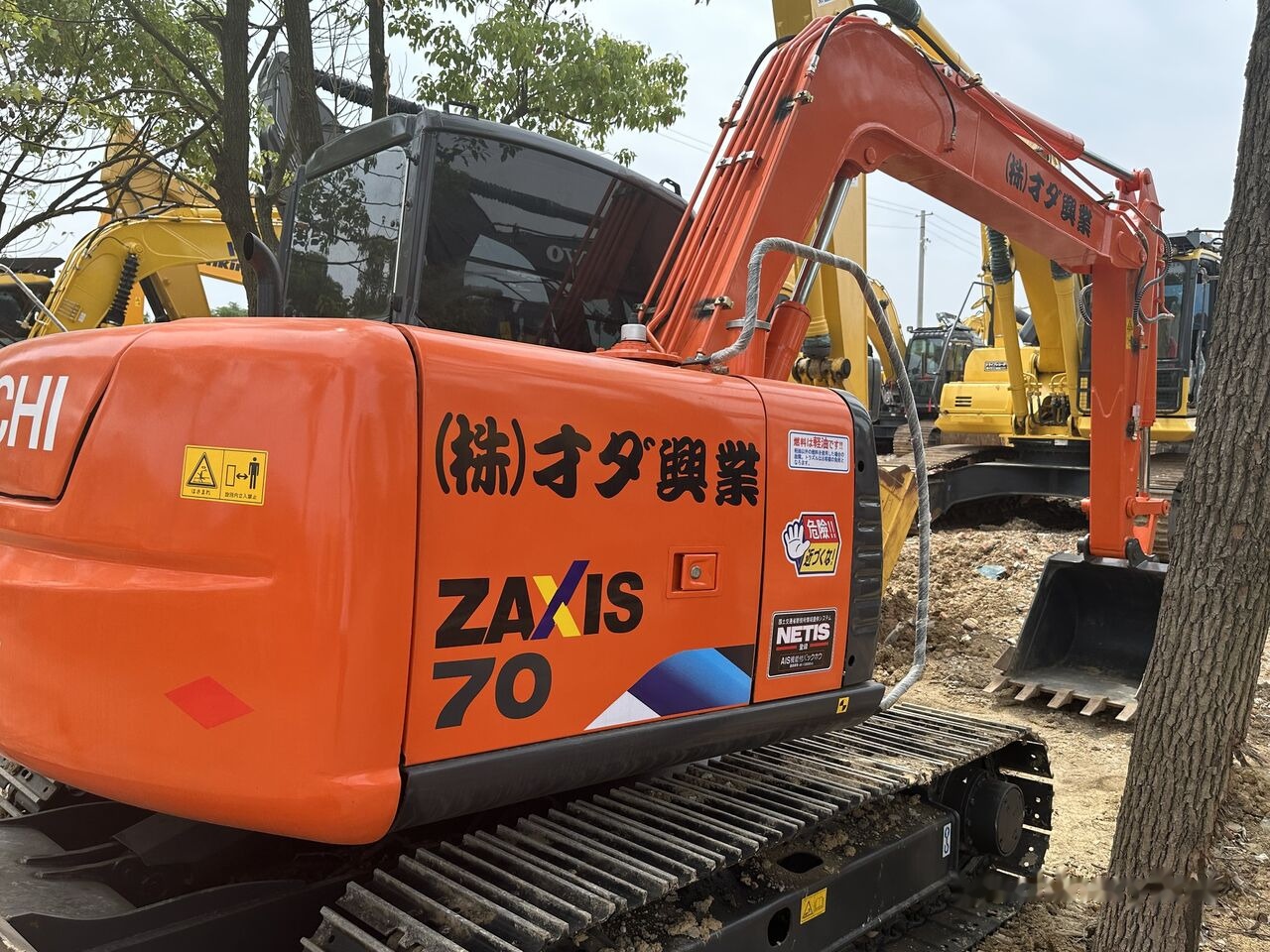 Hitachi ZX70 - Гусеничный экскаватор: фото 5 Hitachi ZX70 - Гусеничный экскаватор: фото 5