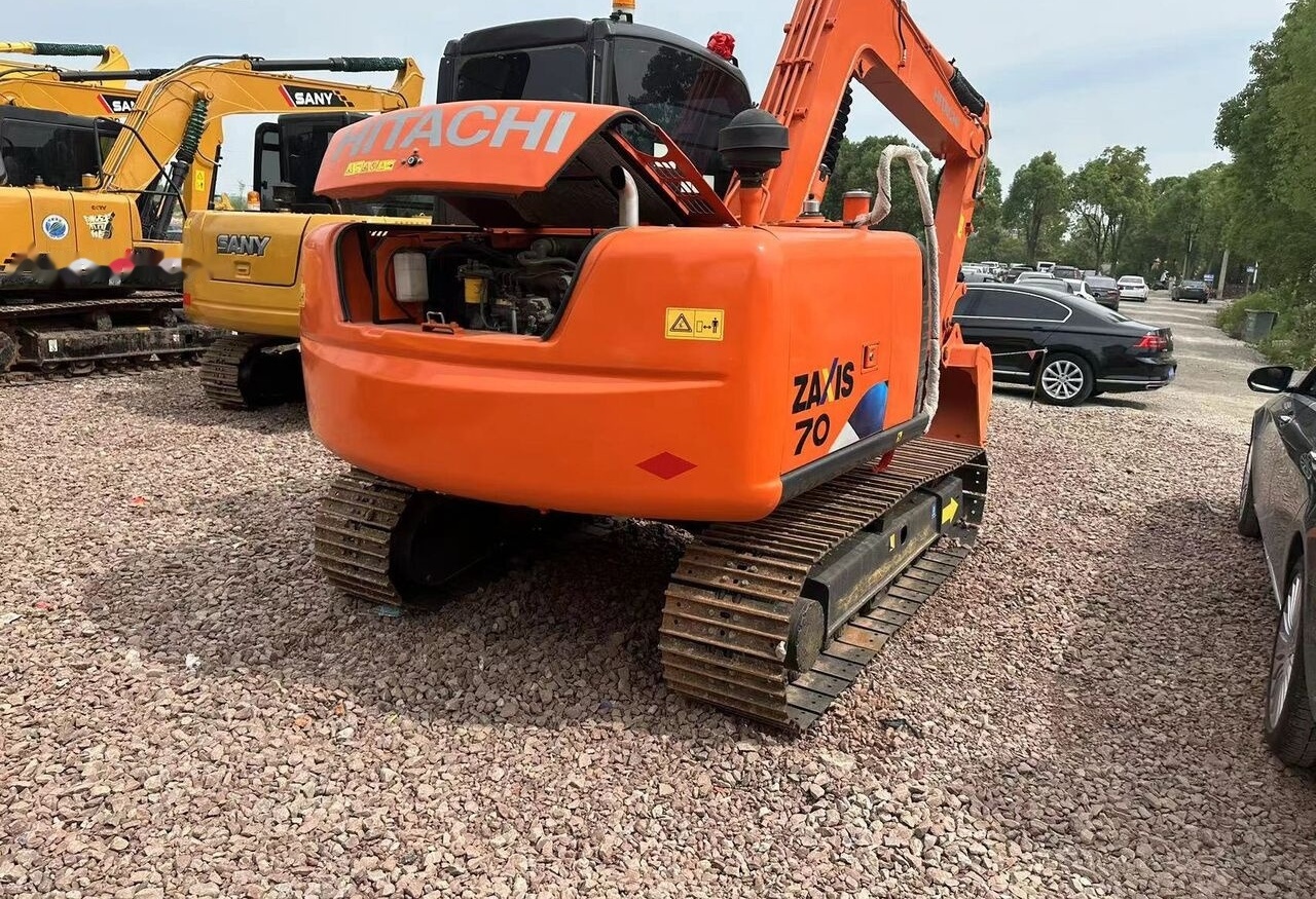 Hitachi ZX70 - Мини-экскаватор: фото 1 Hitachi ZX70 - Мини-экскаватор: фото 1