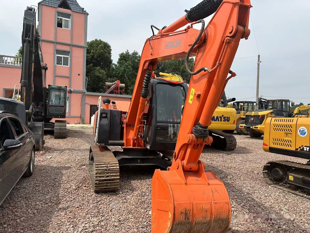 Hitachi ZX70 - Гусеничный экскаватор: фото 2 Hitachi ZX70 - Гусеничный экскаватор: фото 2