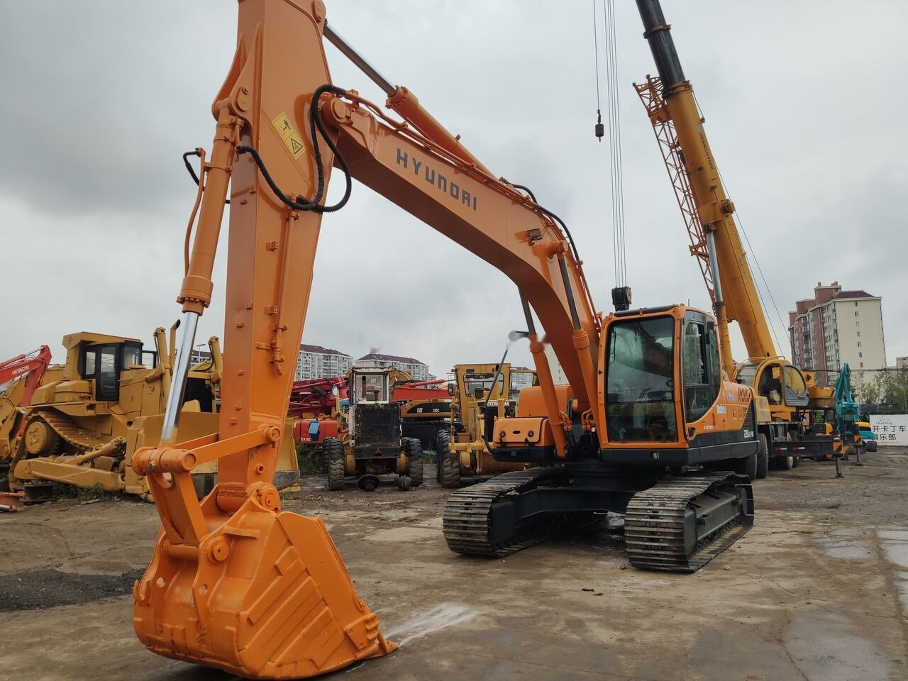 Hyundai R220LC-9s - Гусеничный экскаватор: фото 4 Hyundai R220LC-9s - Гусеничный экскаватор: фото 4