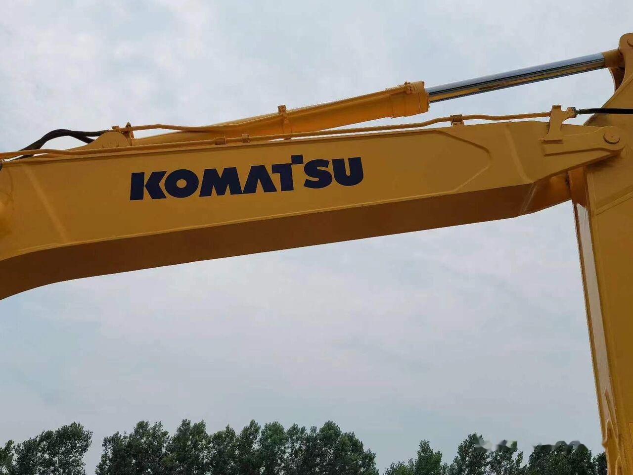 Komatsu PC300-7 - Гусеничный экскаватор: фото 3 Komatsu PC300-7 - Гусеничный экскаватор: фото 3