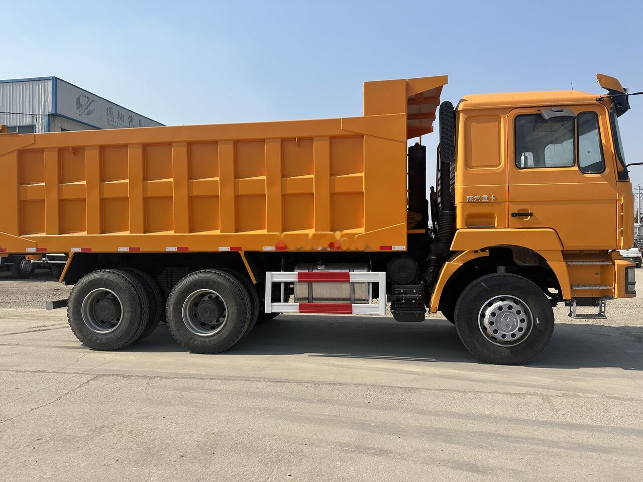 Shacman F3000 - Самосвал: фото 4 Shacman F3000 - Самосвал: фото 4