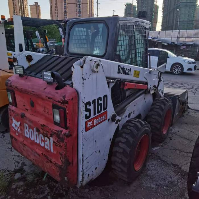 BOBCAT s160 - Мини-погрузчик с бортовым поворотом: фото 3 BOBCAT s160 - Мини-погрузчик с бортовым поворотом: фото 3