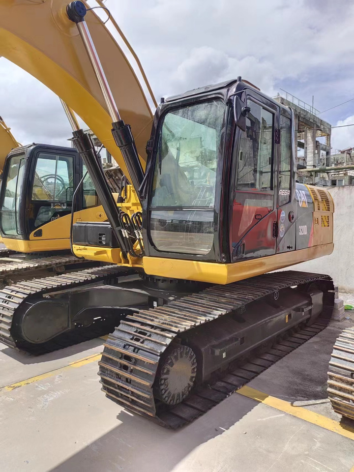CATERPILLAR 320D - Гусеничный экскаватор: фото 2 CATERPILLAR 320D - Гусеничный экскаватор: фото 2