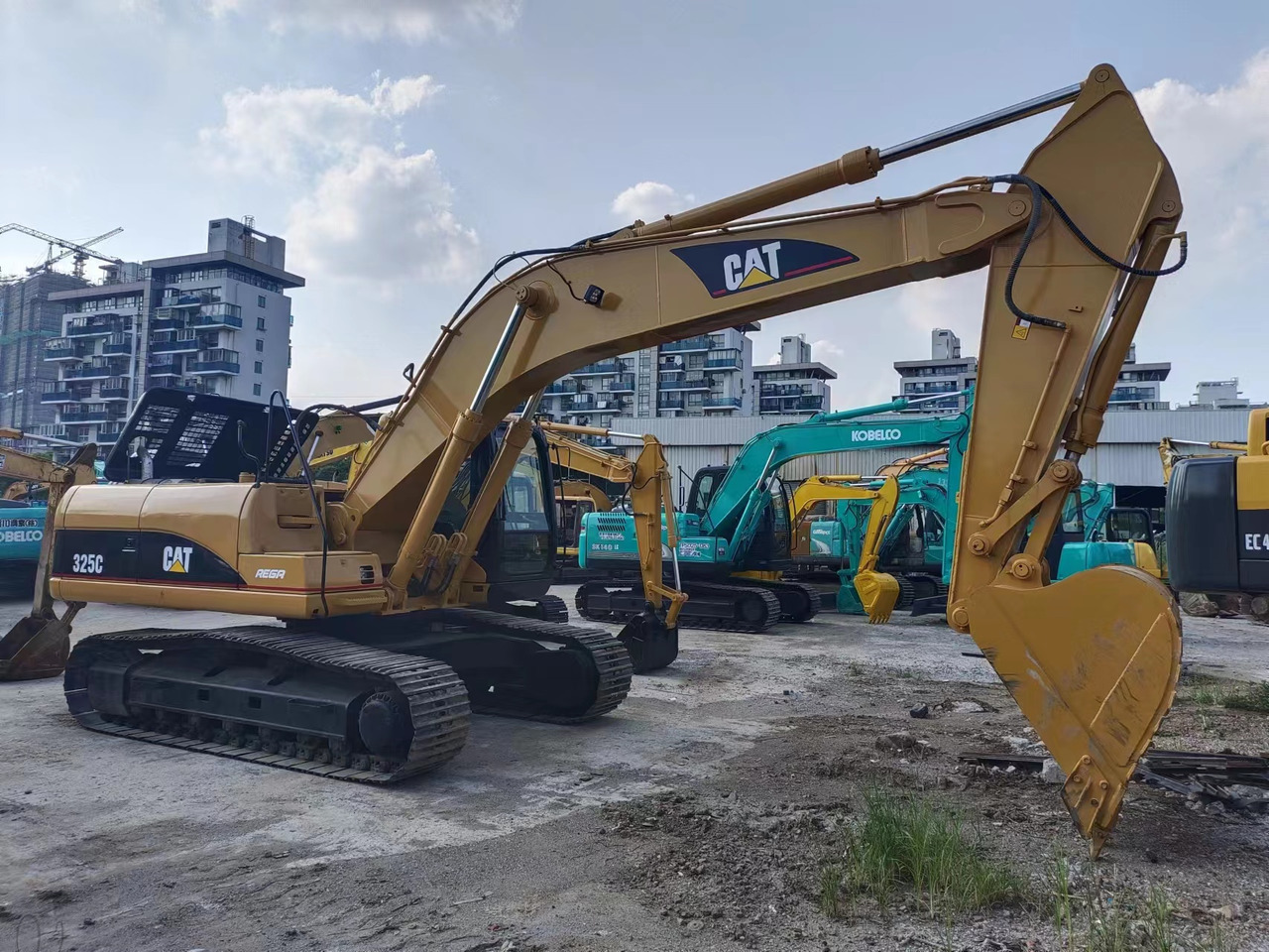 CATERPILLAR 325C - Гусеничный экскаватор: фото 1 CATERPILLAR 325C - Гусеничный экскаватор: фото 1