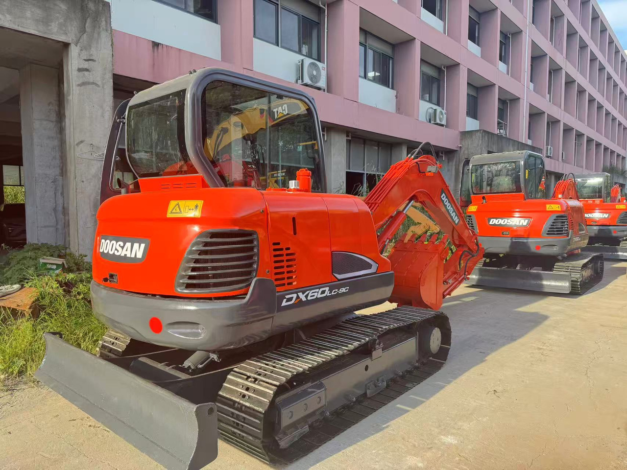 DOOSAN DX60 - Мини-экскаватор: фото 1 DOOSAN DX60 - Мини-экскаватор: фото 1